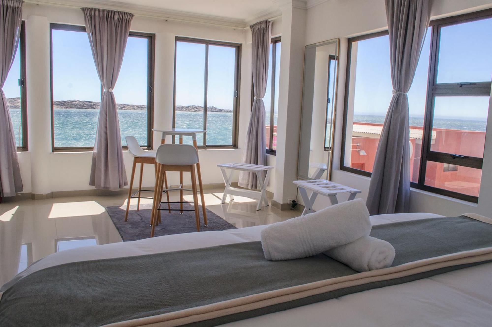 Shark Island Guesthouse Luderitz ภายนอก รูปภาพ