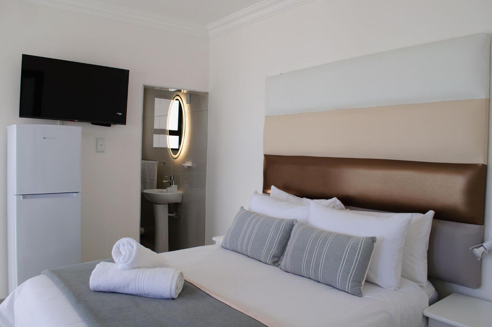 Shark Island Guesthouse Luderitz ภายนอก รูปภาพ