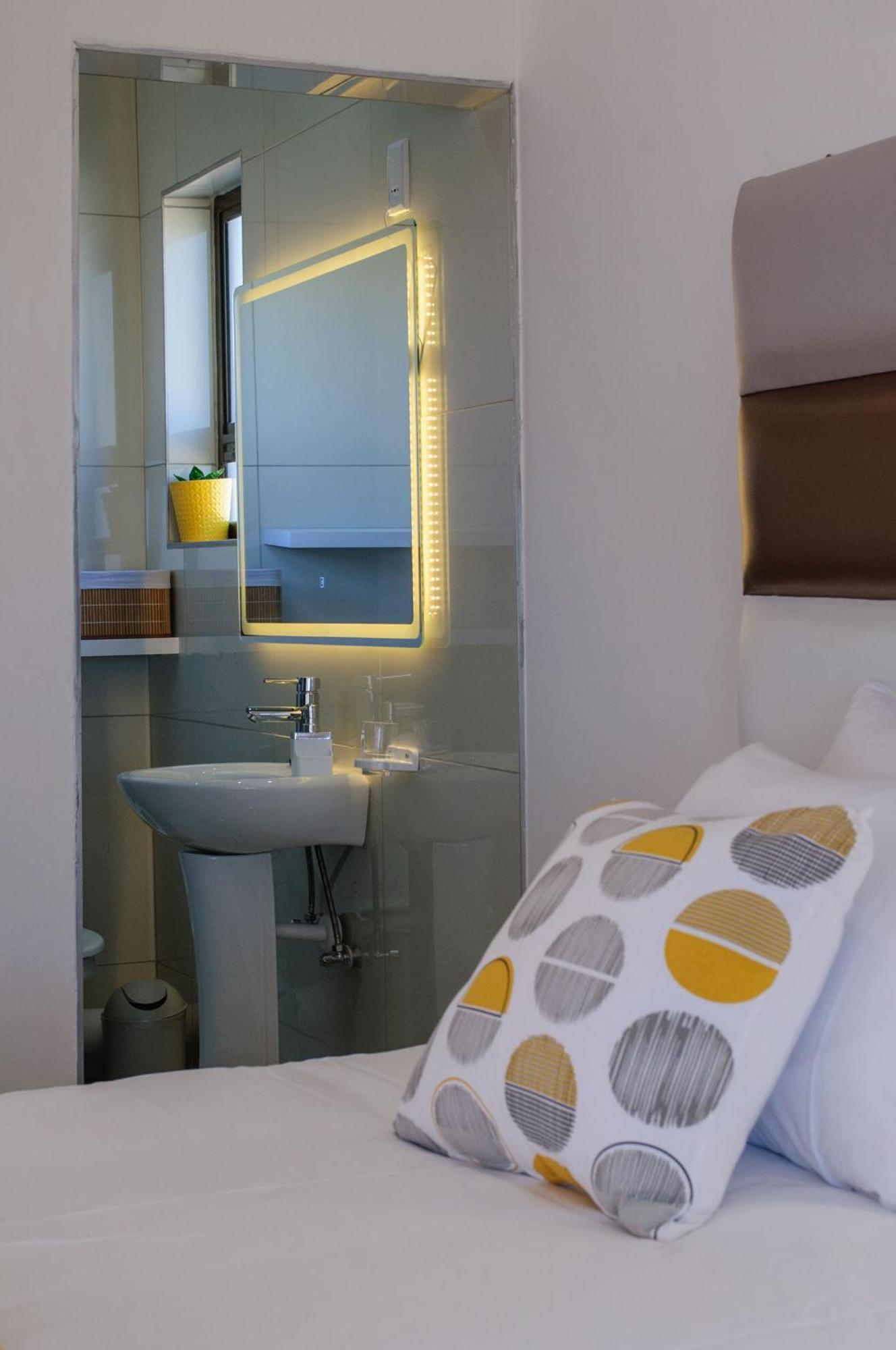 Shark Island Guesthouse Luderitz ภายนอก รูปภาพ