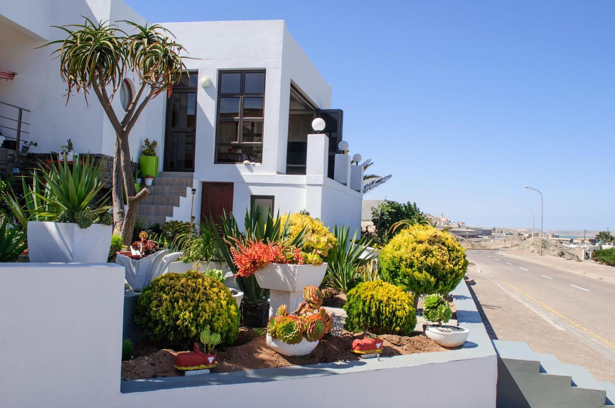 Shark Island Guesthouse Luderitz ภายนอก รูปภาพ